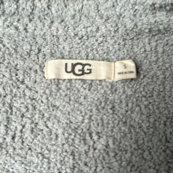 Ugg star sweater. - Picture 3 of 7